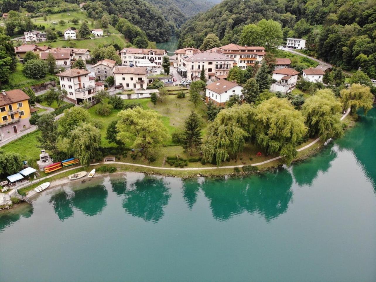 Vila Labod, Unique Villa At The Lake Most na Soči Dış mekan fotoğraf